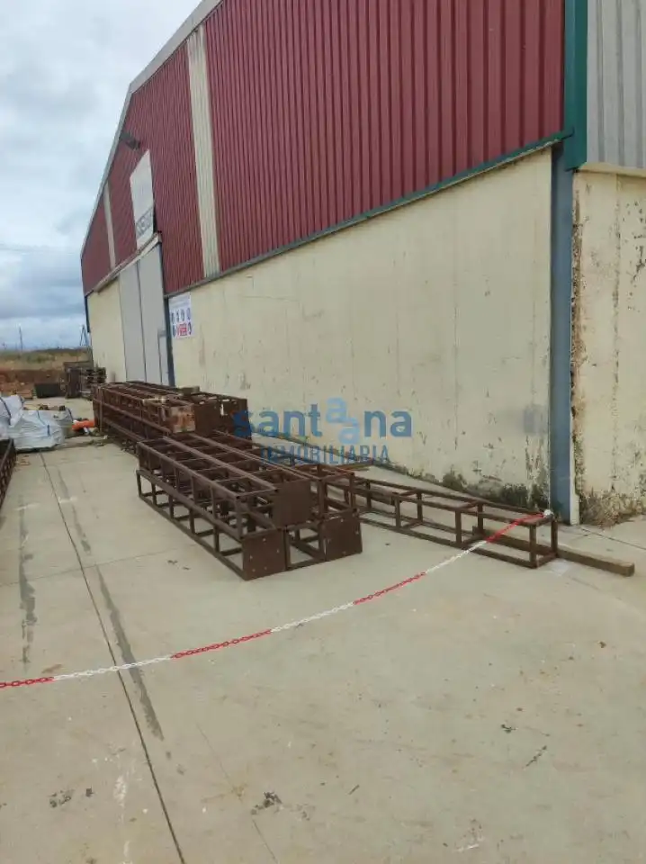 Nave industrielle à vendre à Villaturiel, imagen 2