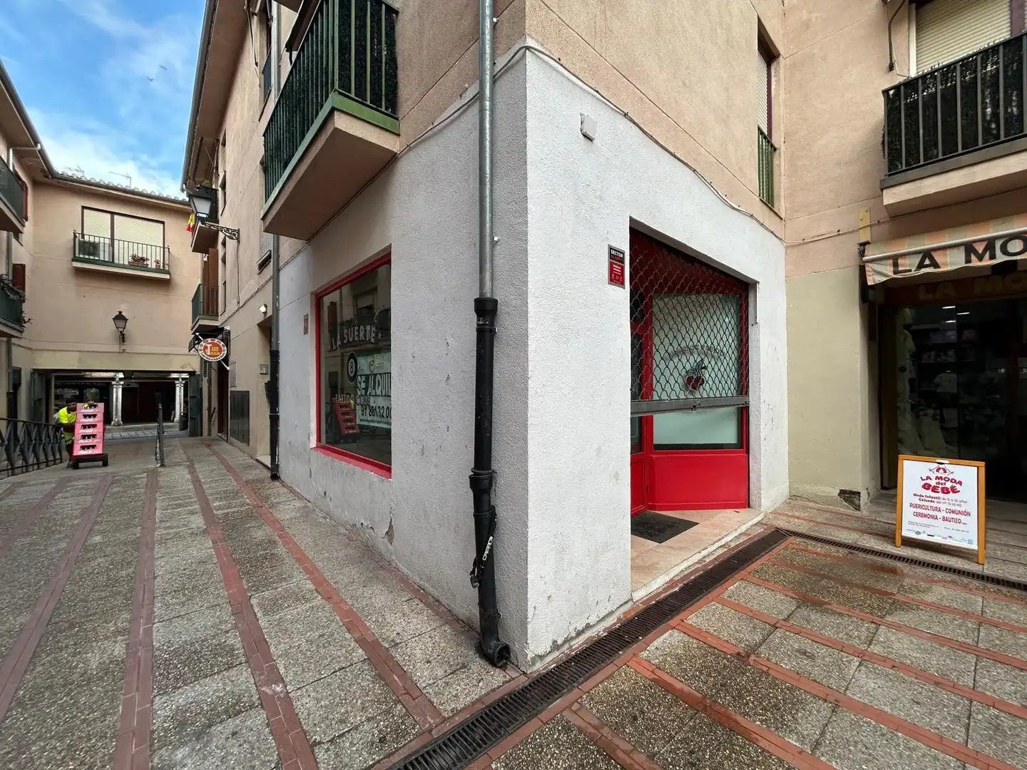 Local comercial de lloguer a Plaza de los Irlandeses 6, imagen 2