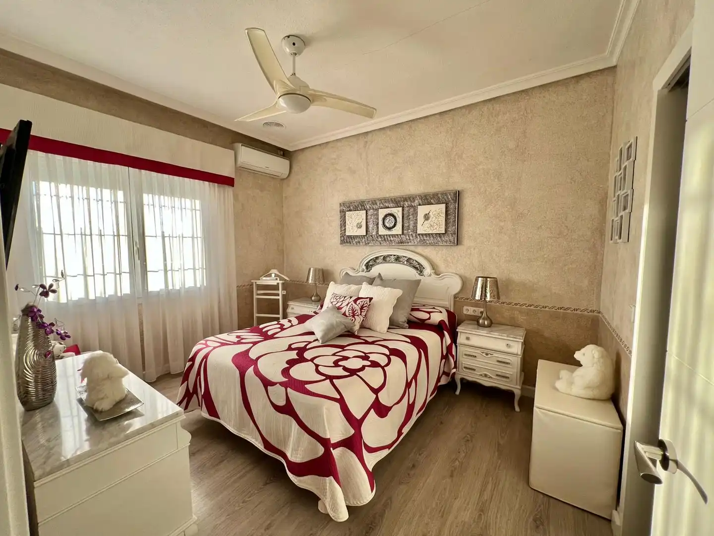 Habitación de Casa adosada en venta en Cartagena con Aire acondicionado, Calefacción y Jardín privado