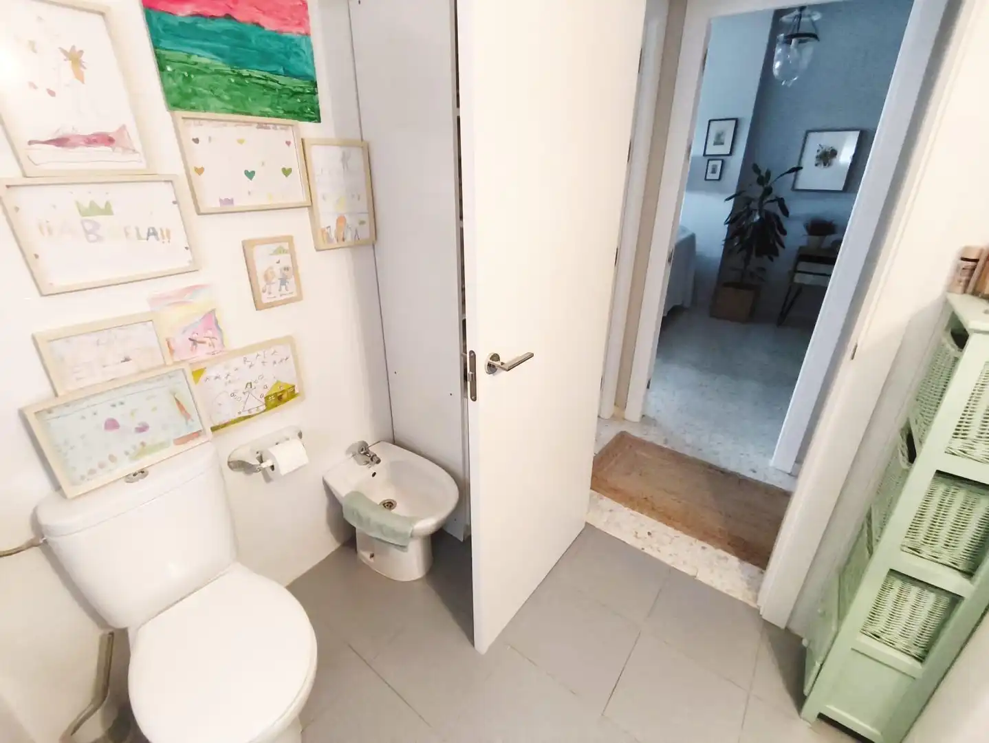 Bathroom of Flat for sale in Sevilla  with Air Conditioner and Storage room