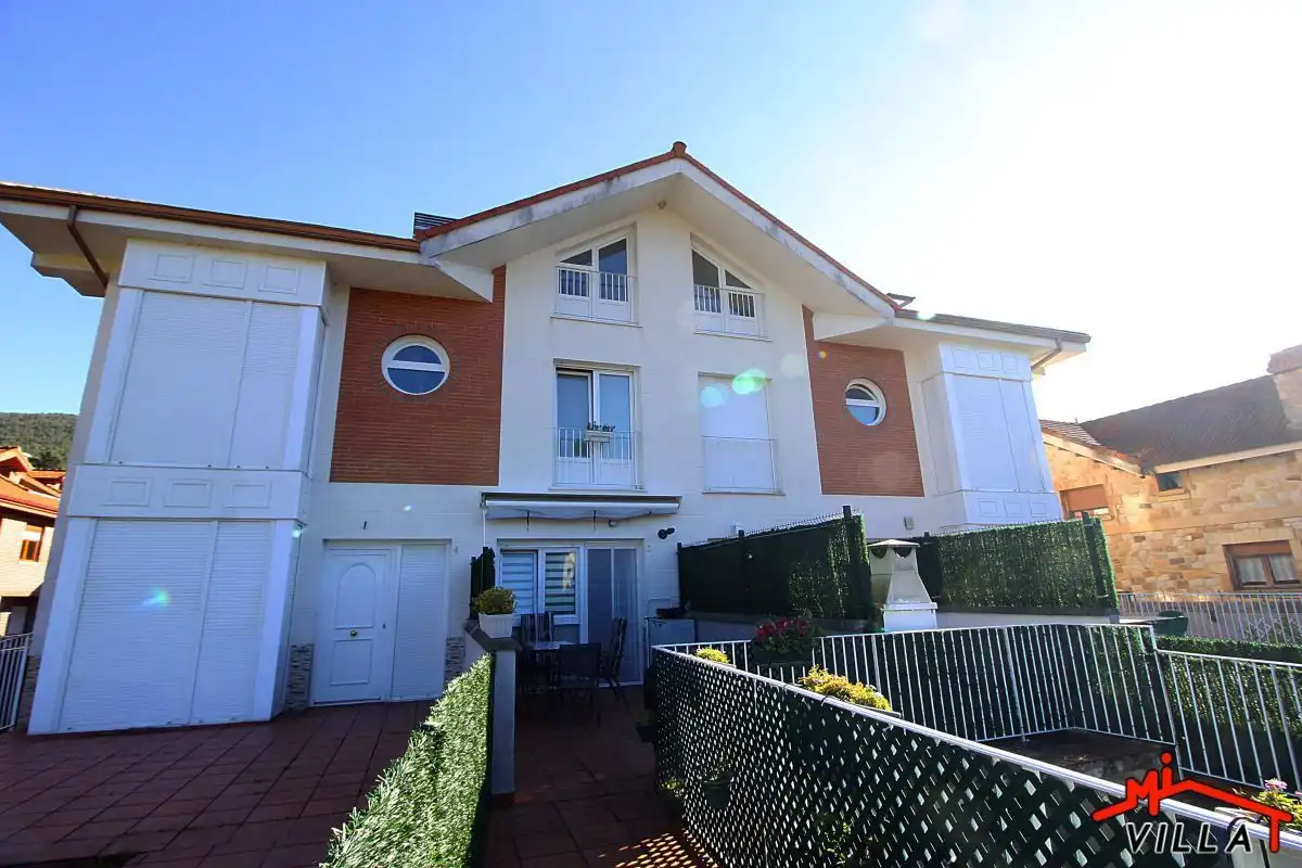 Vista exterior de Casa adosada en venta en Ampuero con Calefacción, Terraza y Trastero