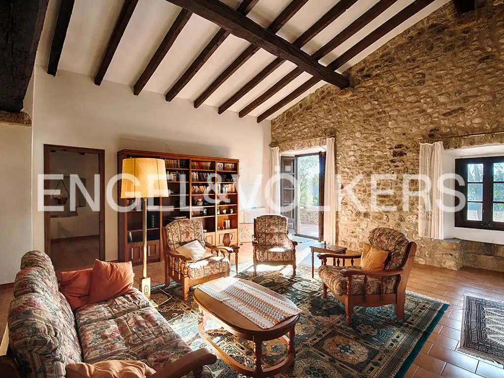 Casa rústica amb terrassa en venda a Cabanelles, imagen 13