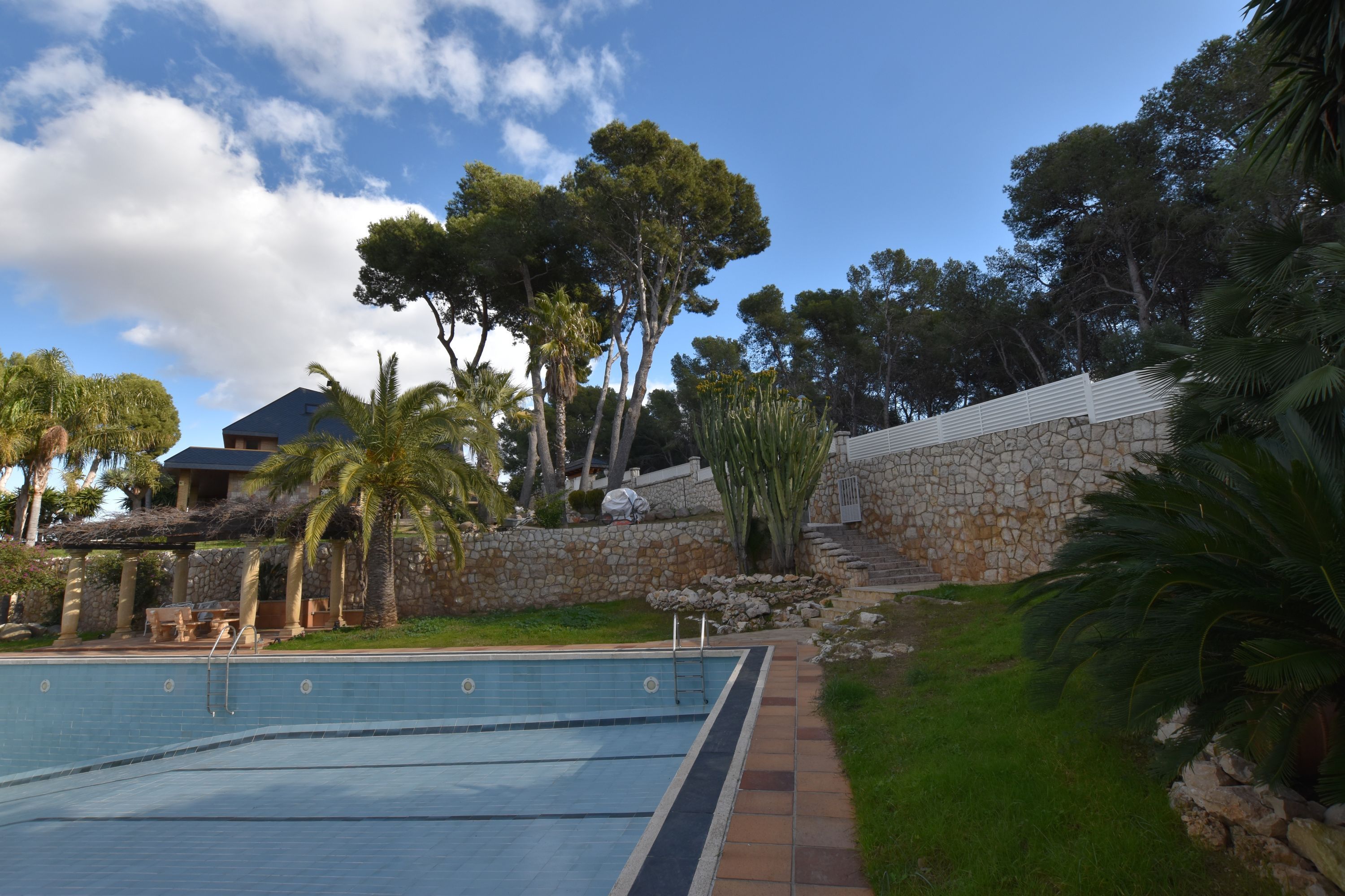 Swimming pool of House or chalet for sale in Salou  with Air Conditioner, Heating and Private garden