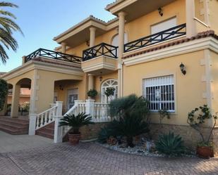 Vista exterior de Casa o xalet en venda en Elche / Elx amb Jardí privat, Parquet i Terrassa