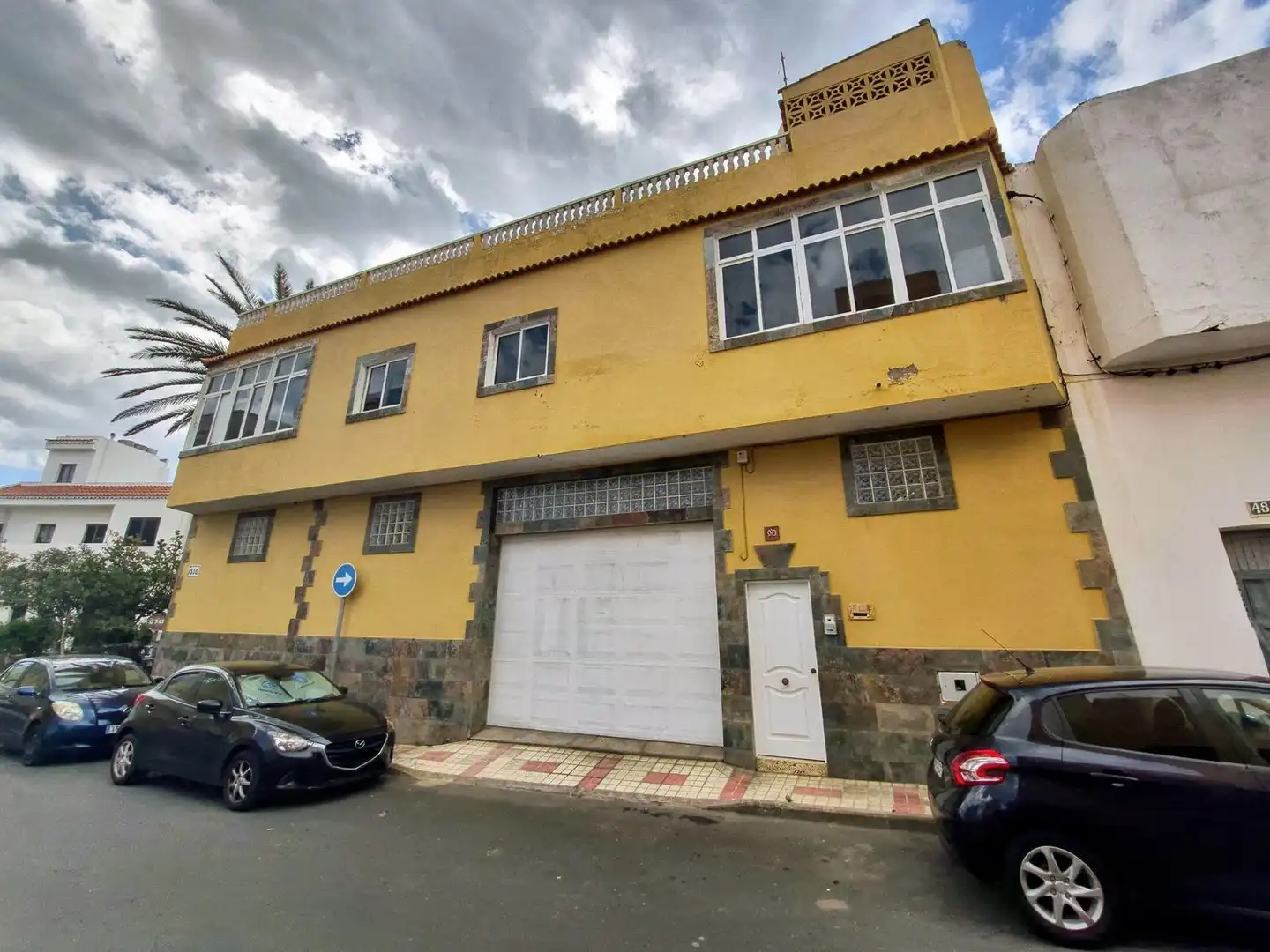 Vista exterior de Casa o xalet en venda en Las Palmas de Gran Canaria amb Terrassa i Traster