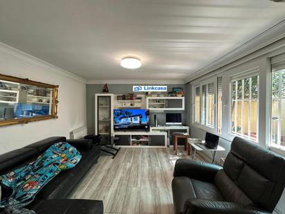 Living room of Single-family semi-detached for sale in  Madrid Capital  with Air Conditioner, Heating and Terrace