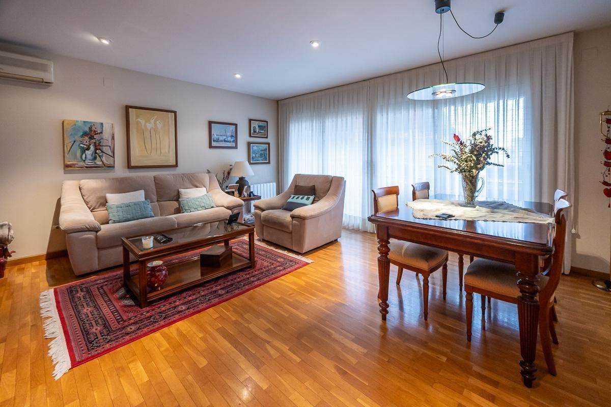 Sala de estar de Dúplex en venta en Castellar del Vallès con Aire acondicionado, Calefacción y Terraza