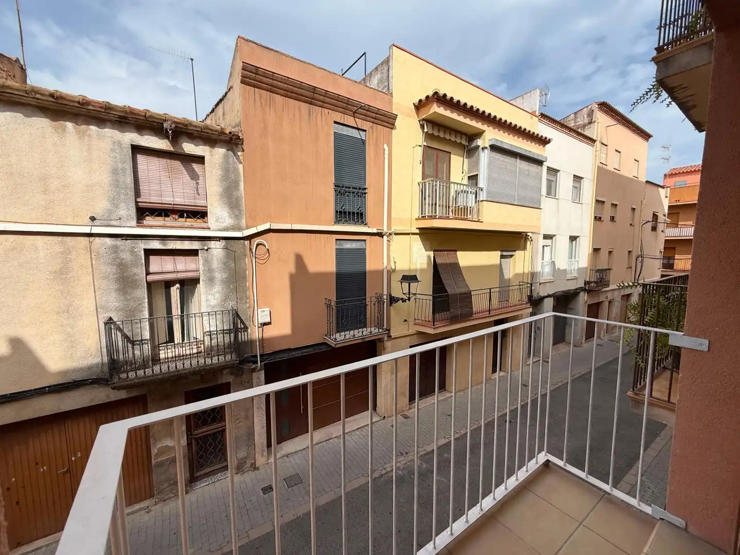 Vista exterior de Casa adosada en venda en La Canonja amb Aire condicionat, Calefacció i Jardí privat
