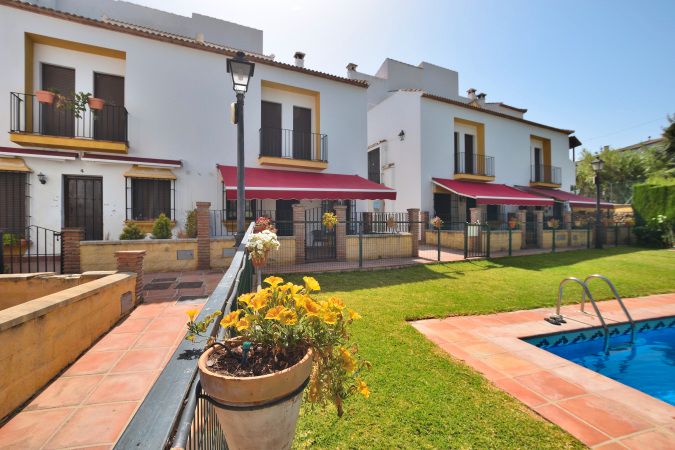 Jardí de Casa adosada en venda en Jimera de Líbar amb Terrassa, Balcó i Piscina comunitària
