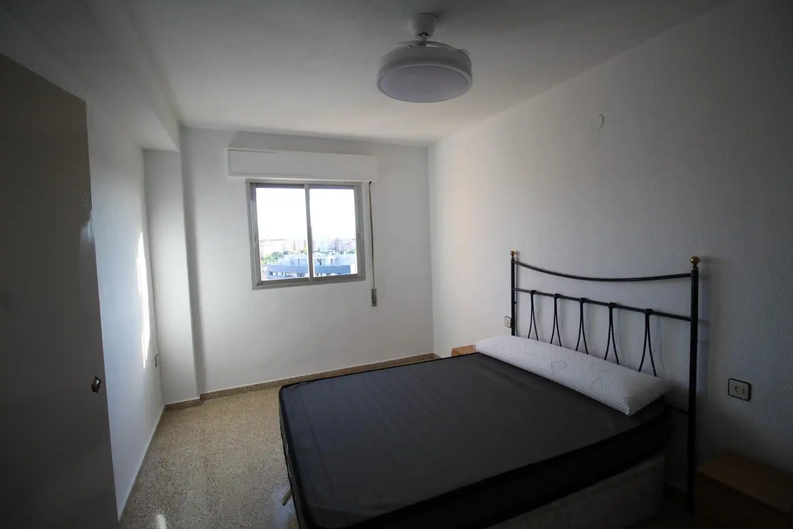 Flat for rent in Calle Palencia, , 11, Barrio de Zaidín
