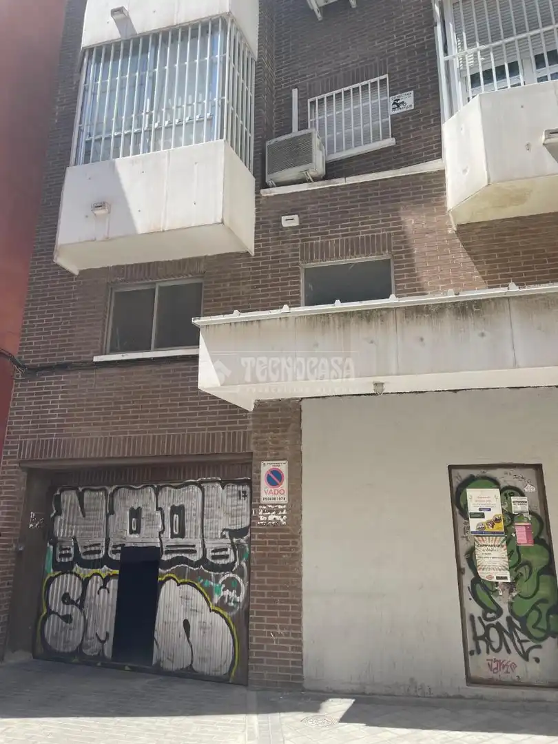 Exterior view of Garage for sale in Madrid