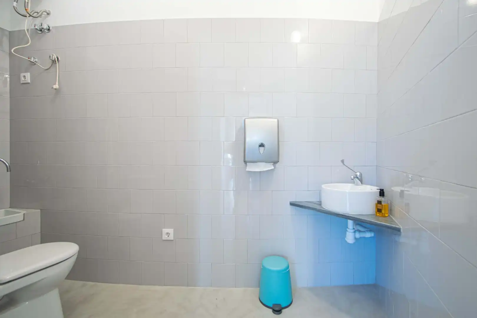 Bathroom of Commercial properties for sale in Sevilla  with Air Conditioner