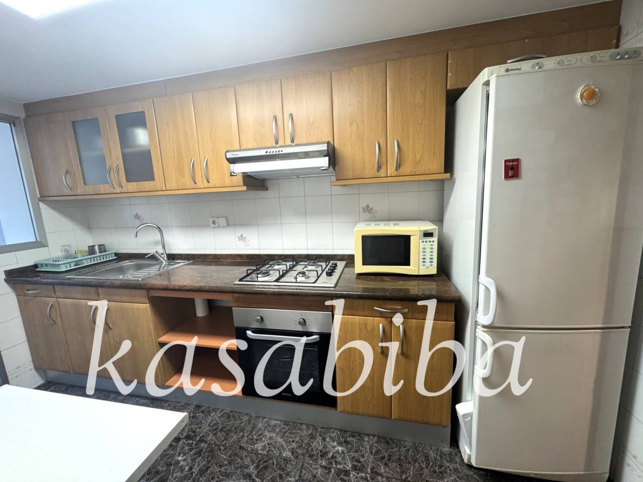 Cuina de Pis de lloguer en  Valencia Capital amb Aire condicionat, Calefacció i Moblat