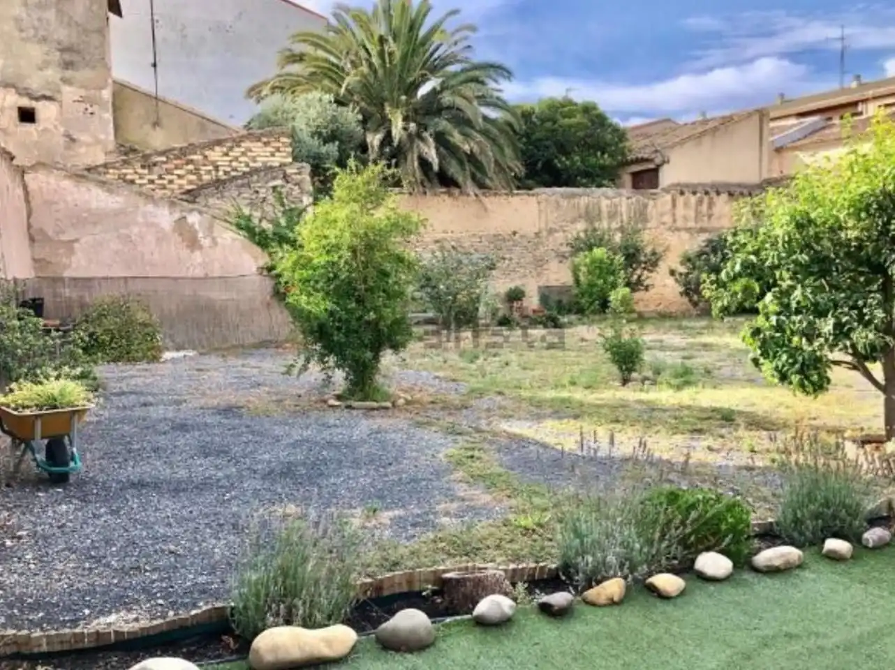 Houses for sale in Arguedas  with Air Conditioner, Private garden and Parquet flooring