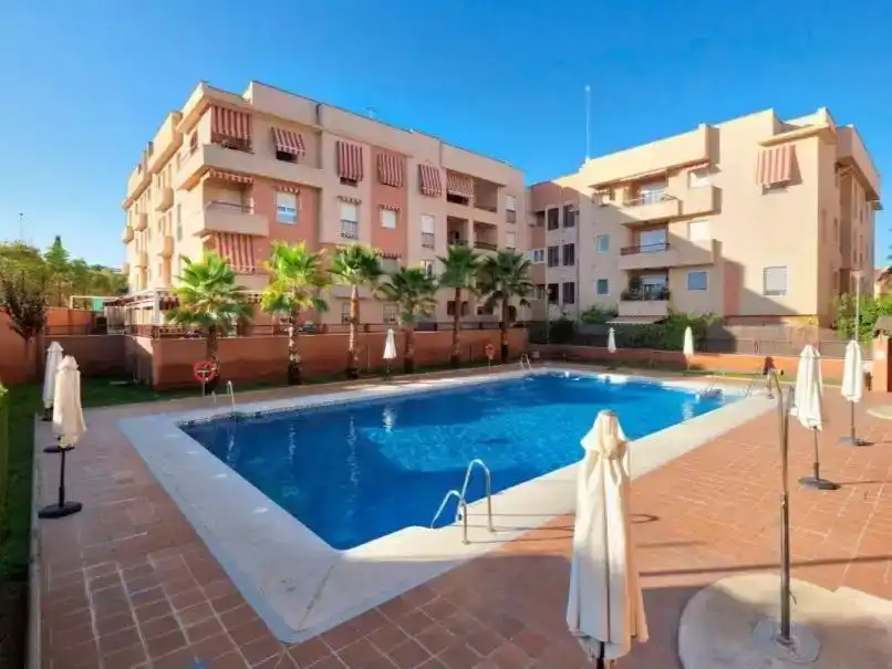 Schwimmbecken von Wohnung zur Miete in Granada mit Klimaanlage, Schwimmbad und Möbliert