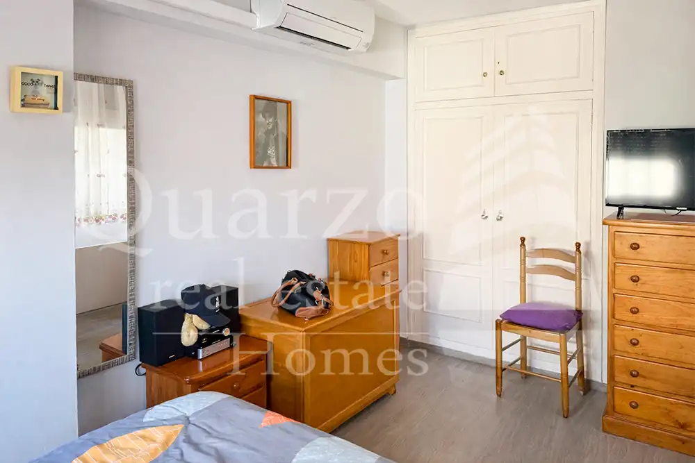 Habitación de Apartamento en venta en Gandia con Calefacción, Terraza y Amueblado