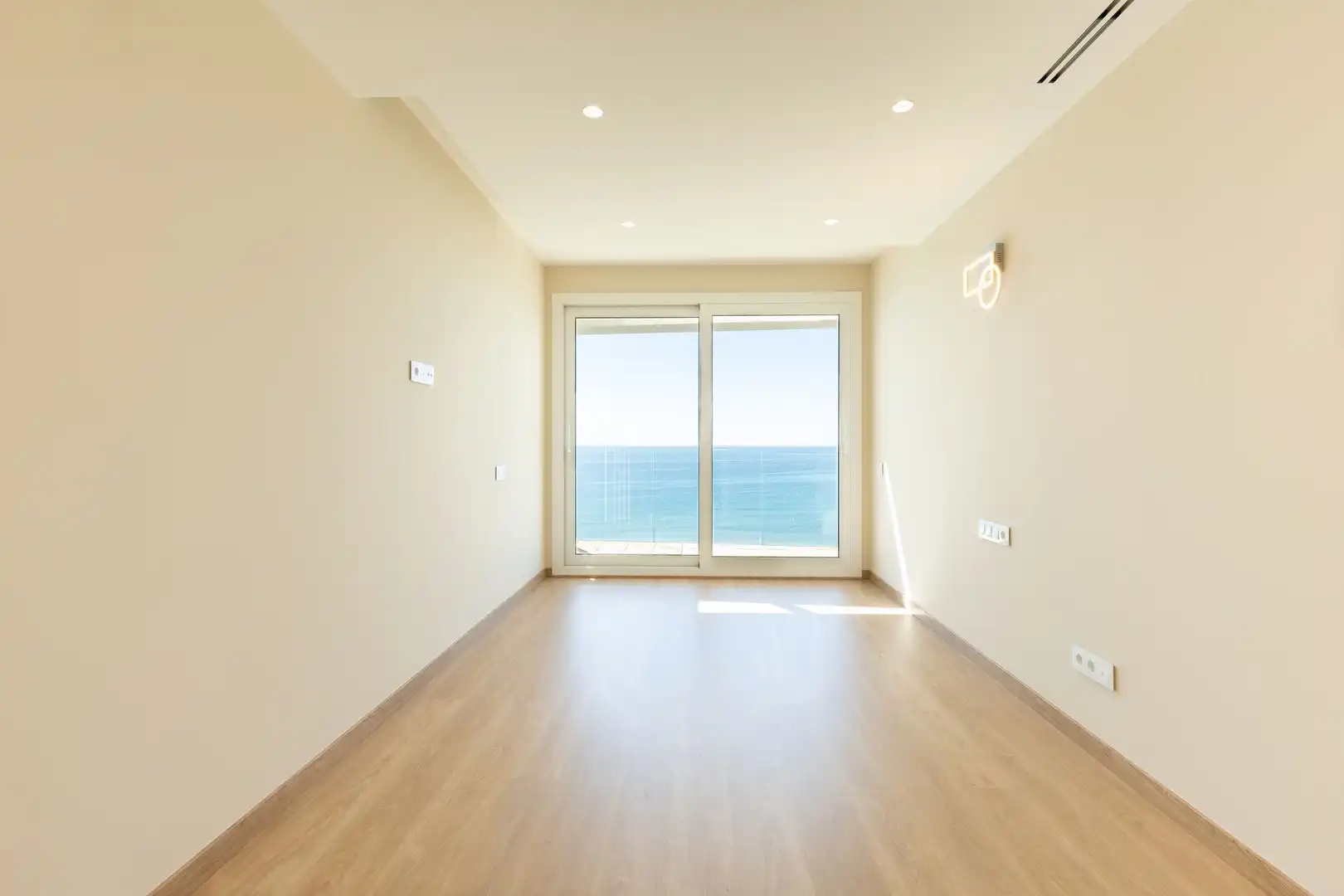 Sala de estar de Casa o chalet en venta en Arenys de Mar con Aire acondicionado, Calefacción y Terraza