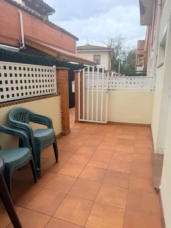 Terraza de Casa adosada en venta en Torrelavega  con Calefacción, Parquet y Terraza