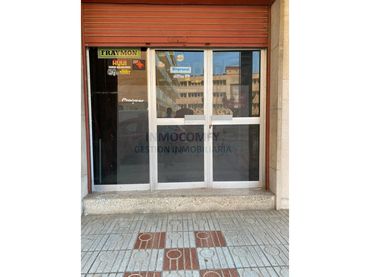 Locale commerciale in vendita a Calle Pau Casals 4