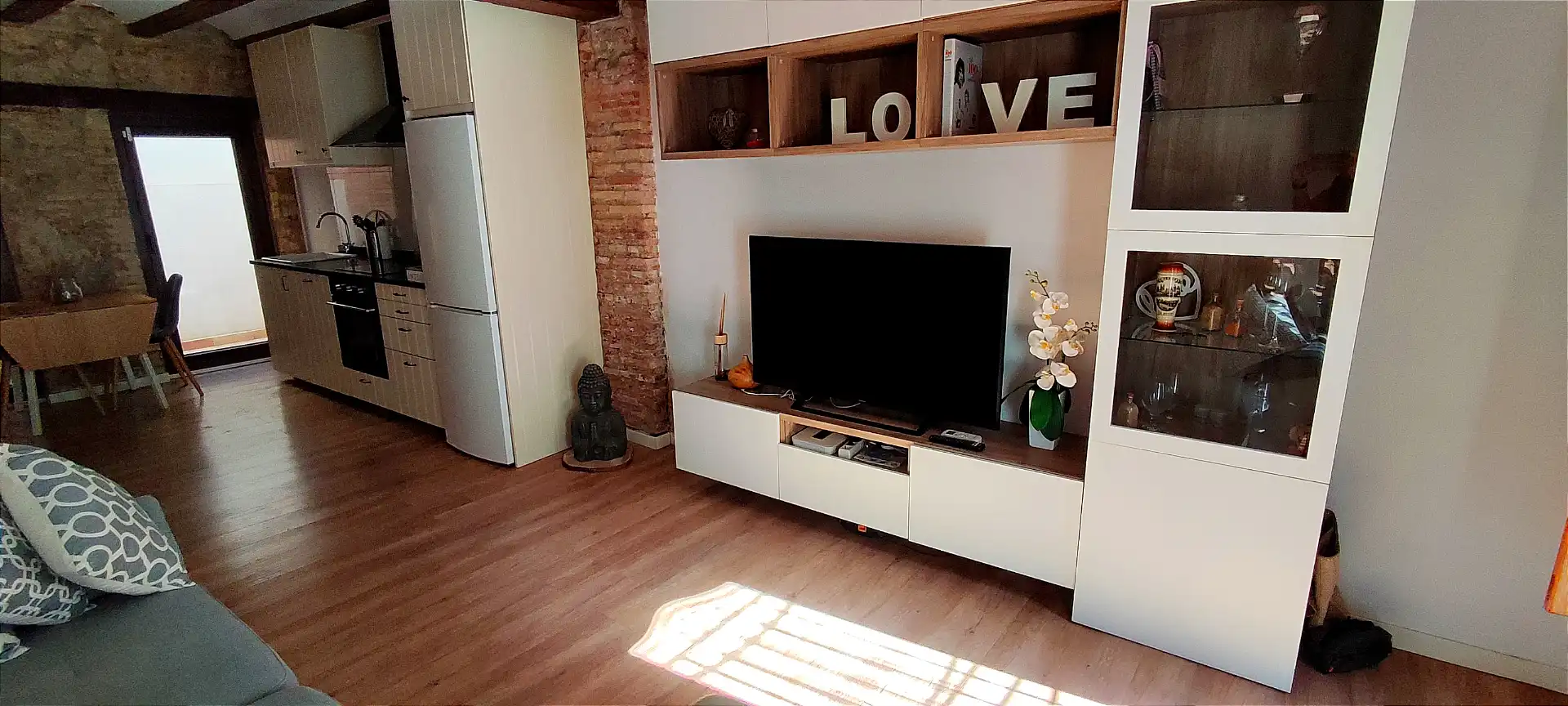 Sala d'estar de Casa adosada en venda en Valencia amb Aire condicionat