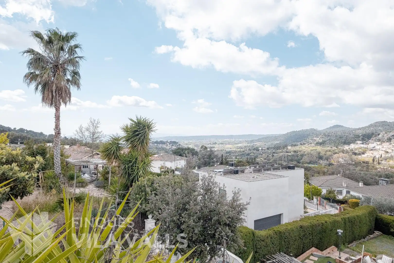 Vista exterior de Casa o xalet en venda en Caldes de Montbui amb Calefacció, Jardí privat i Terrassa