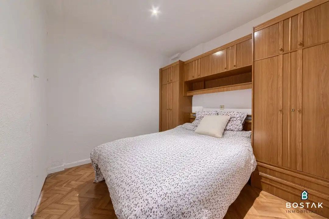 Habitación de Piso en venta en Bilbao  con Calefacción y Balcón