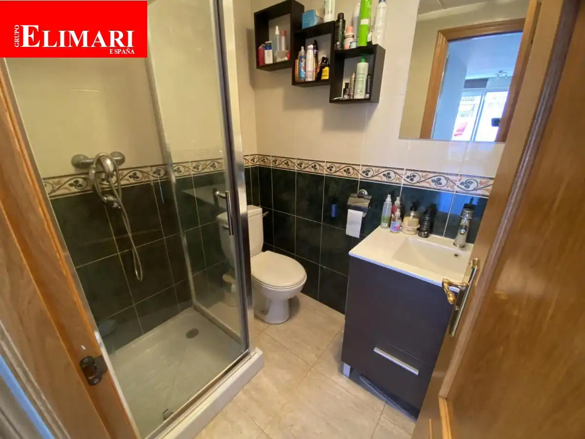 Baño de Apartamento en venta en La Ràpita con Aire acondicionado, Calefacción y Terraza