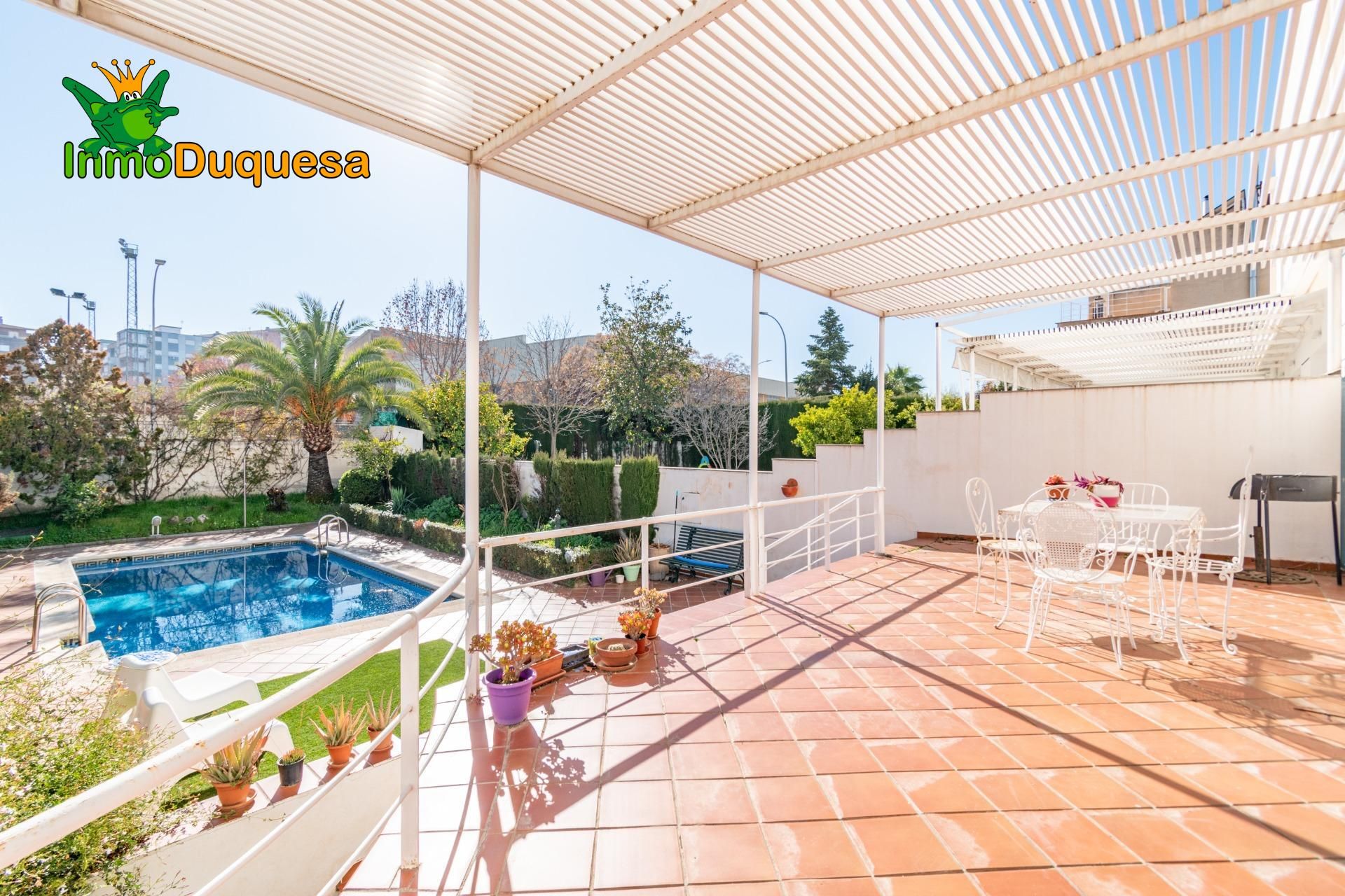 Jardí de Casa o xalet en venda en  Granada Capital amb Aire condicionat, Calefacció i Jardí privat