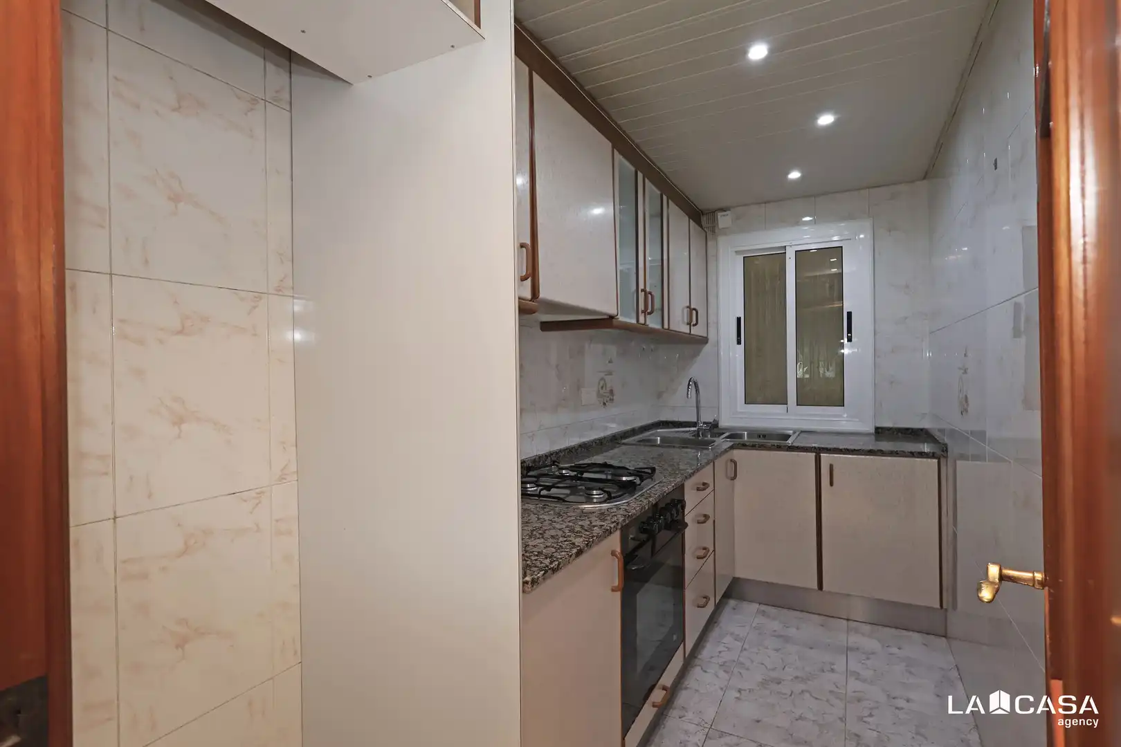 Cocina de Piso en venta en L'Hospitalet de Llobregat