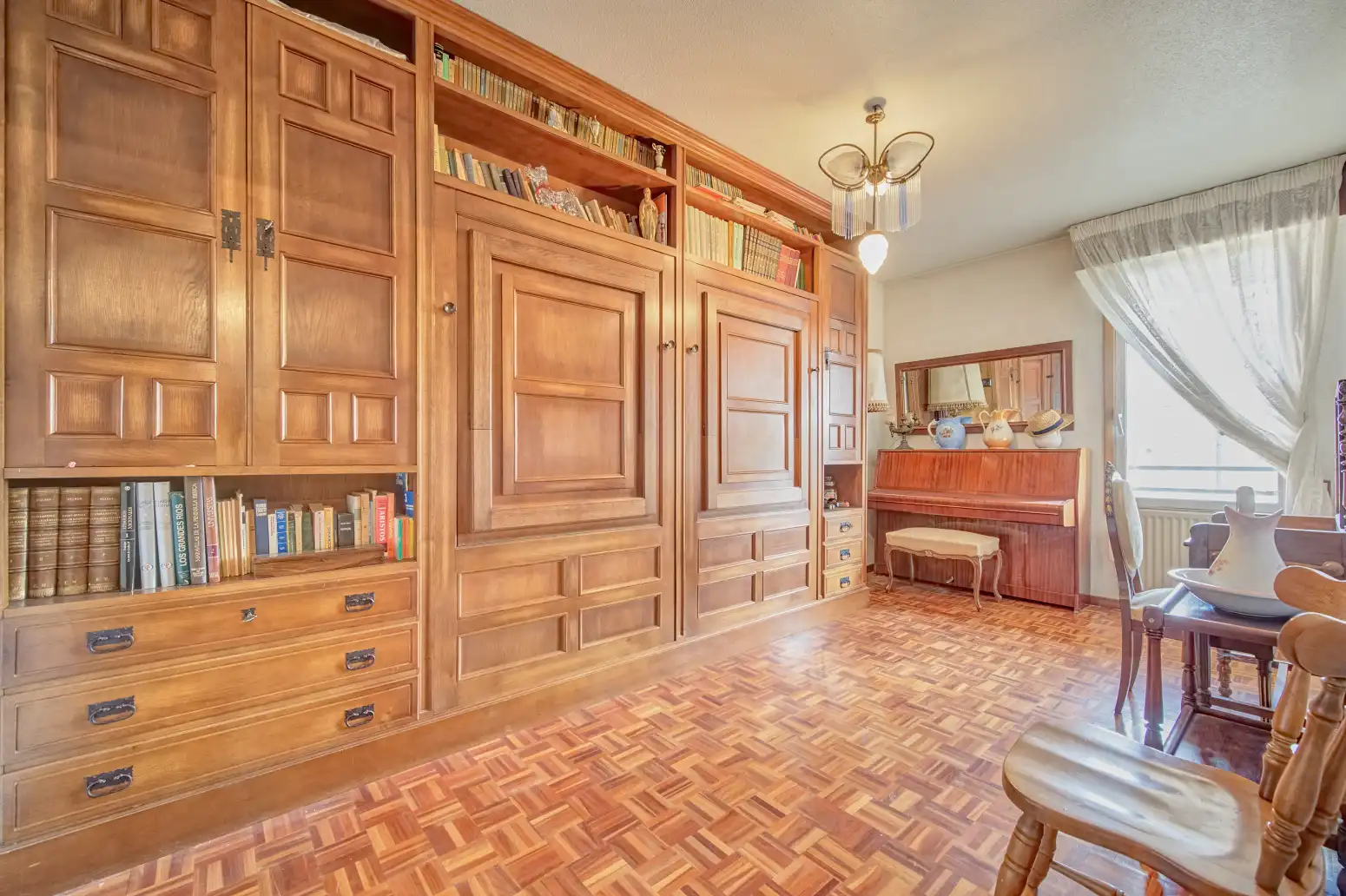 Sala d'estar de Pis en venda en  Pamplona / Iruña amb Aire condicionat, Calefacció i Parquet