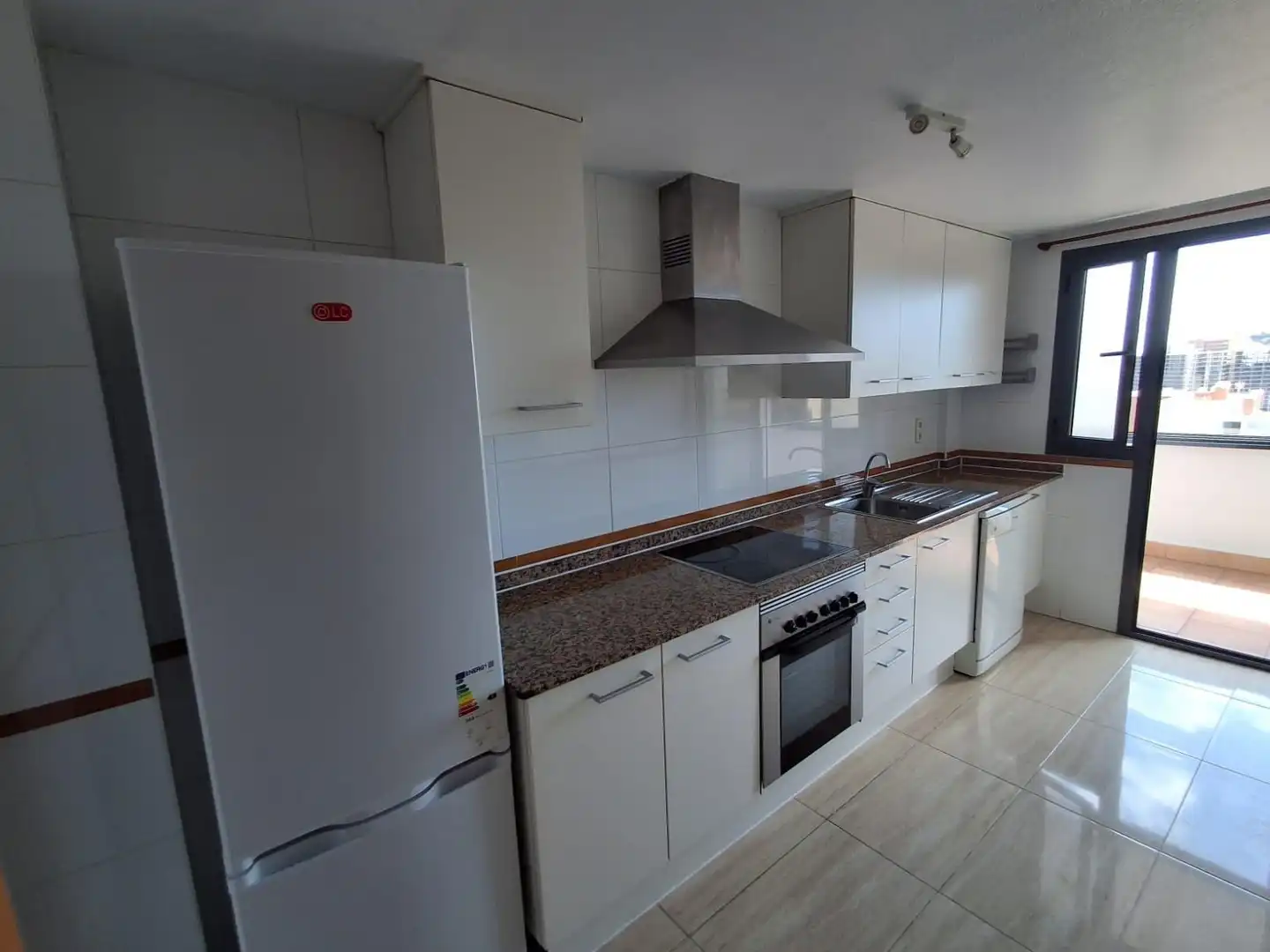 Appartement compact avec piscine à louer à MESTRAL 6, imagen 8