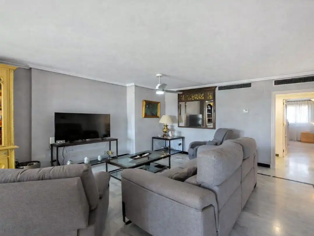 Sala d'estar de Dúplex en venda en Barrio Bajo