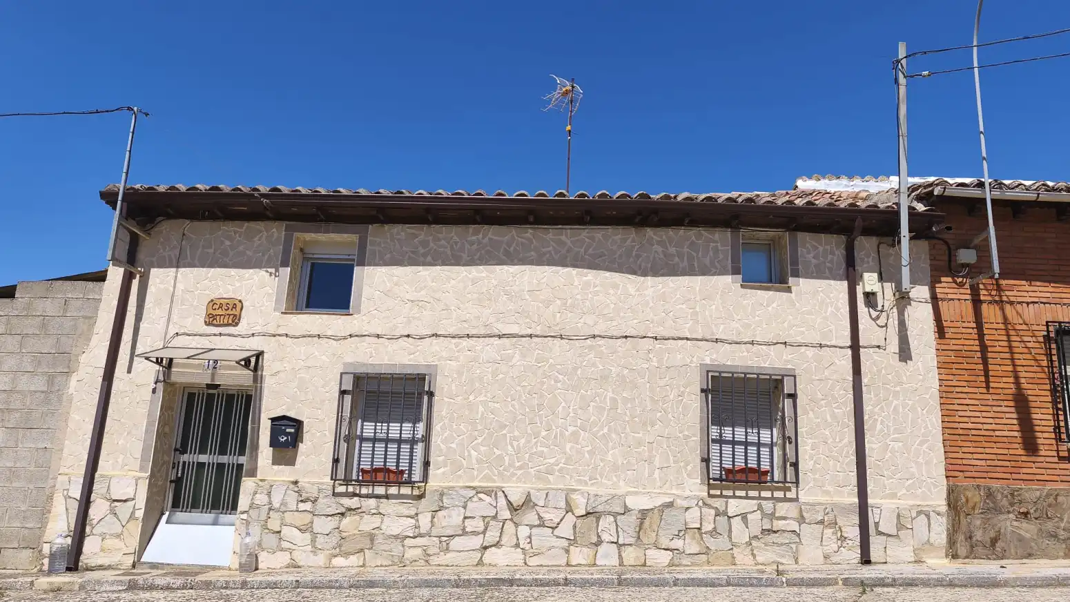Vista exterior de Casa adosada en venda en Grajal de Campos amb Calefacció i Moblat