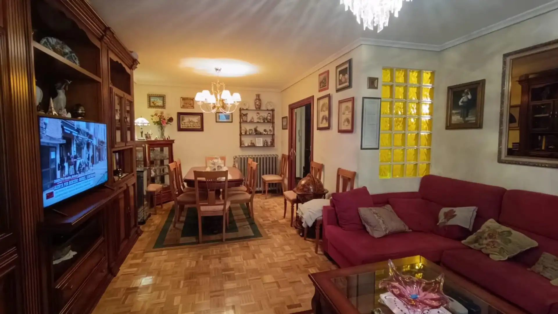 Living room of Flat for sale in Zamora Capital   with Heating, Parquet flooring and Storage room