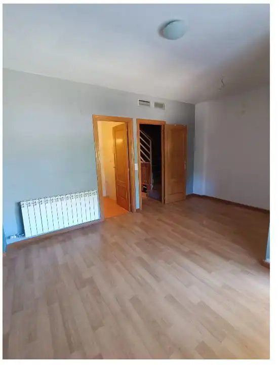 Casa adosada en venta en Alfajarín con Calefacción
