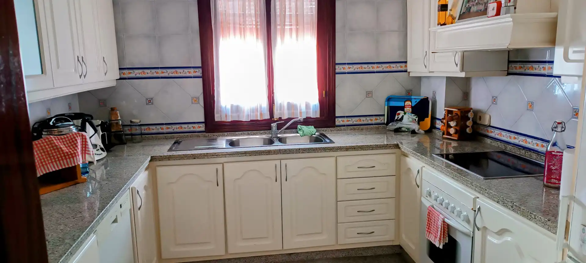 Kitchen of Houses for sale in Mairena del Alcor  with Air Conditioner, Heating and Terrace