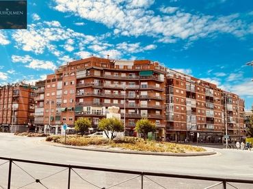 Àtic amb jardí en venda a Avenida Avenida Madrid