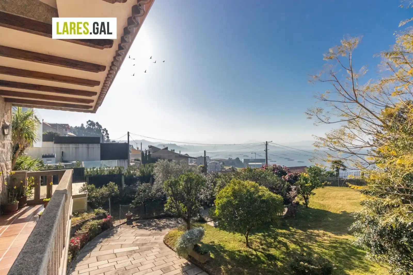 Vista exterior de Casa o xalet de lloguer en Moaña amb Calefacció, Terrassa i Moblat