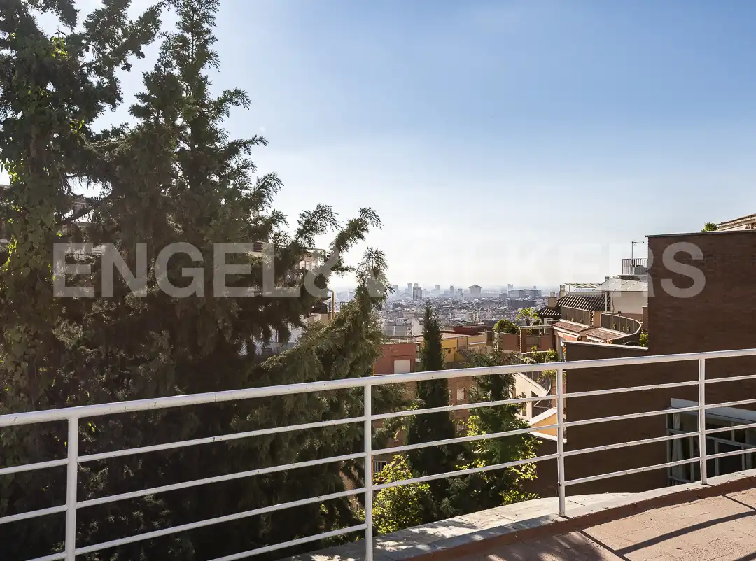 Terrassa de Casa o xalet en venda en Barcelona amb Calefacció, Jardí privat i Terrassa
