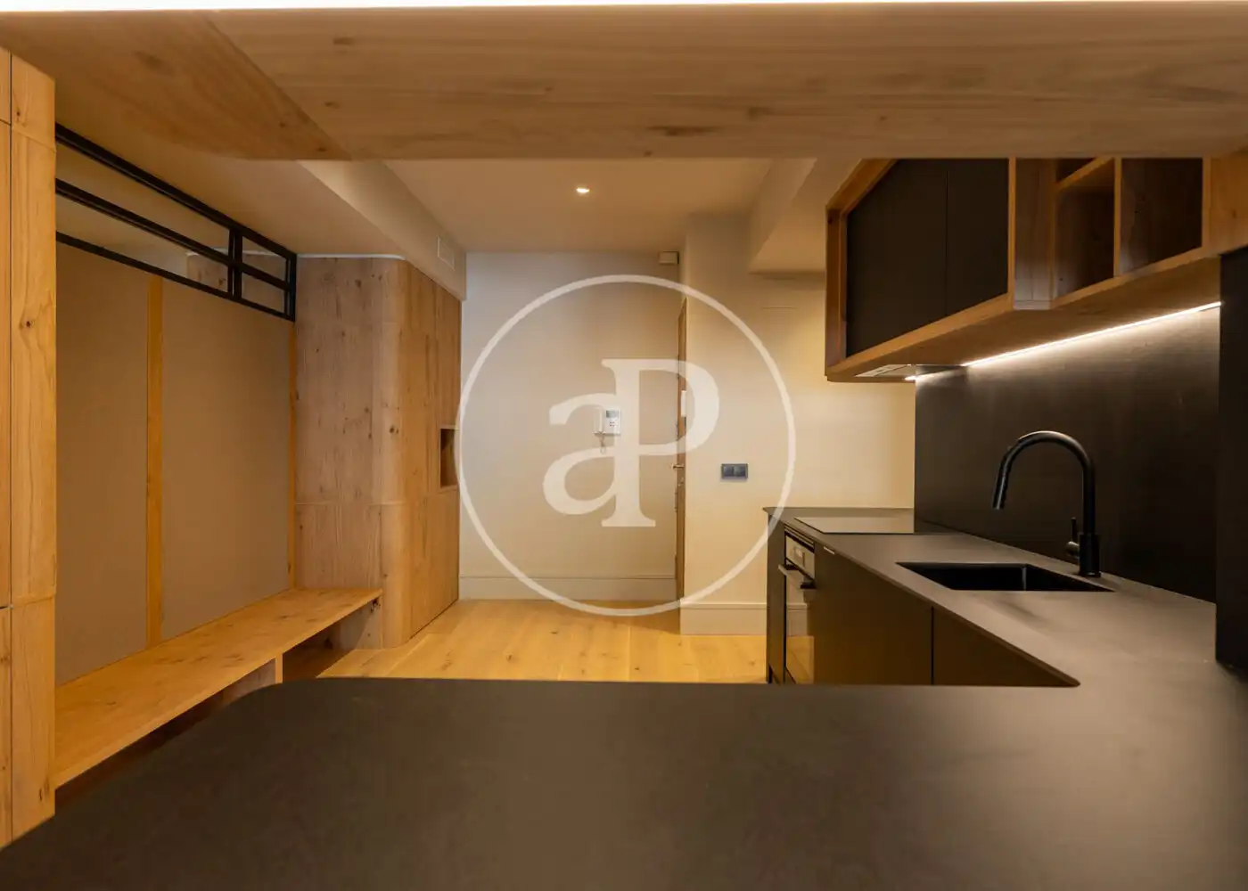Küche von Wohnung zum Verkauf in Barcelona mit Klimaanlage und Heizung