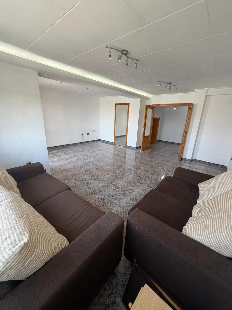 Piso en venta en Valencia con Balcón