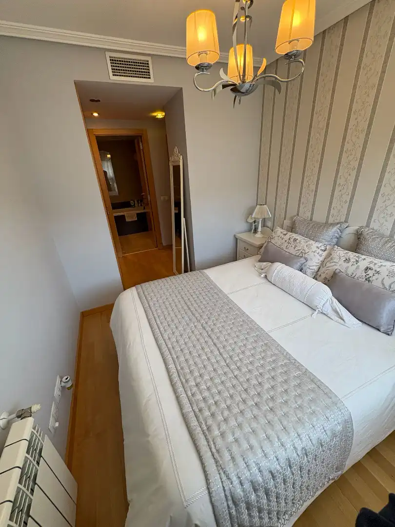 Bedroom of Flat for sale in Madrid  with Air Conditioner, Heating and Storage room