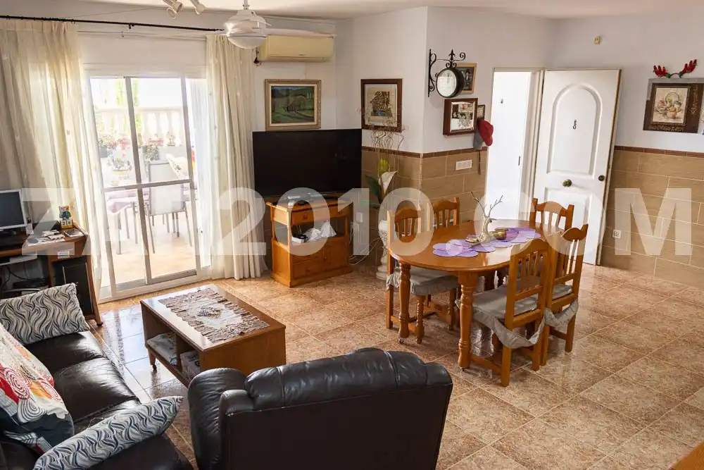 Chalet con piscina en venta en Avenida Juan Sebastián Elcano, imagen 5