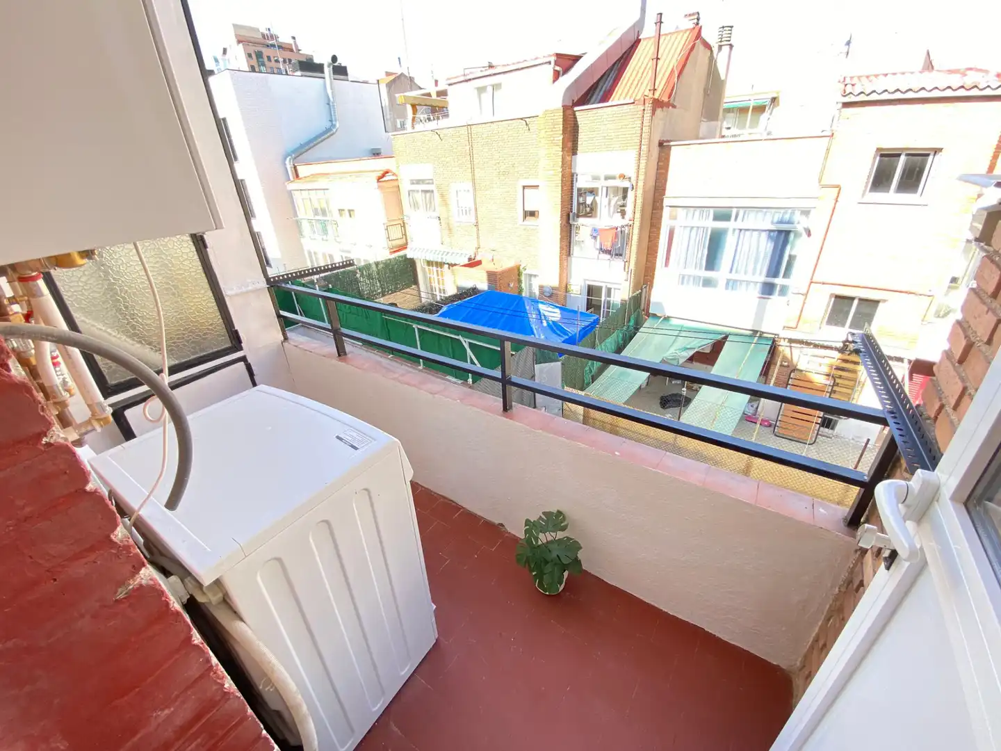 Terraza de Piso para compartir en Madrid con Calefacción, Amueblado y Horno