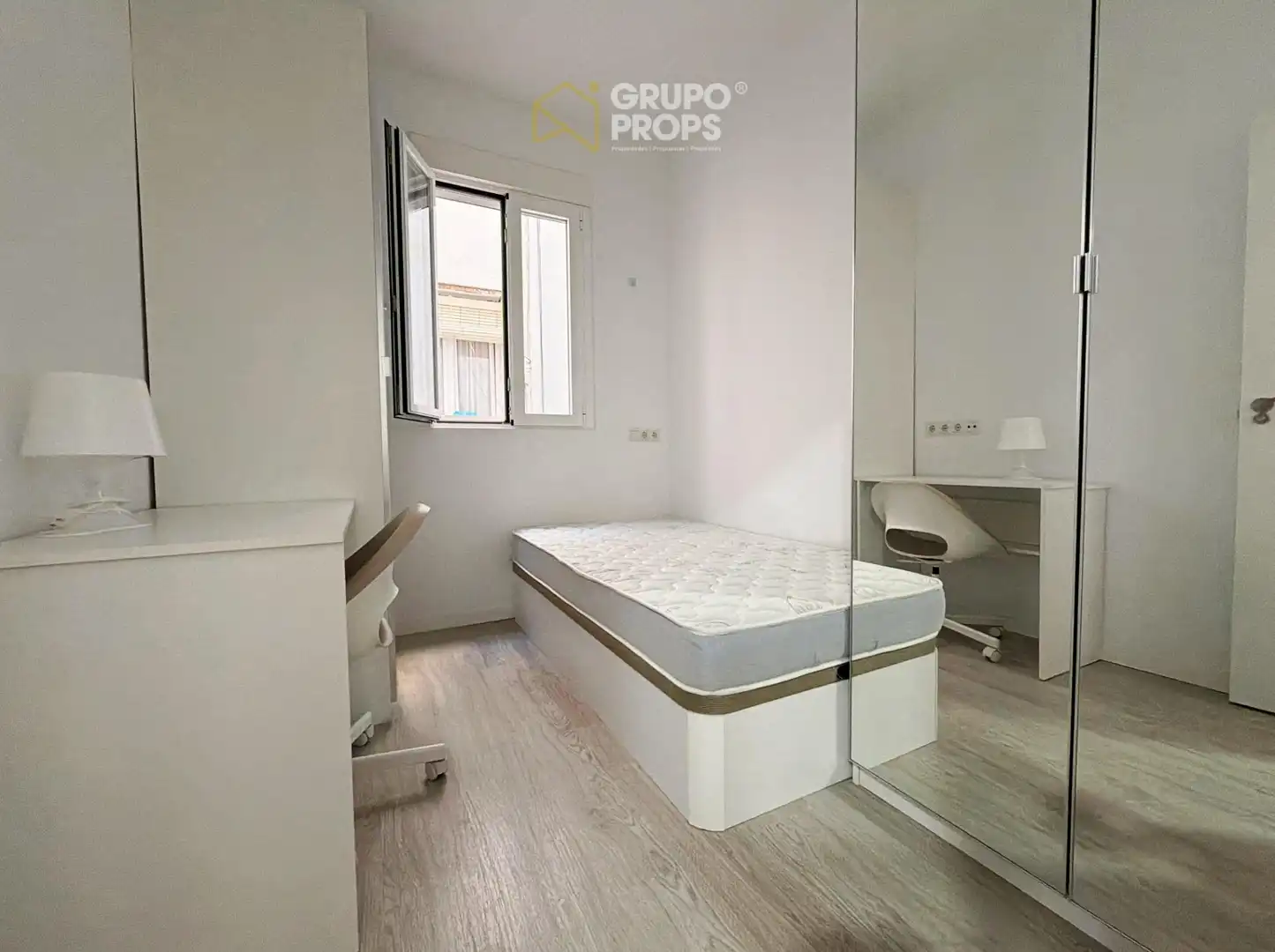 Flat for rent in Trafalgar