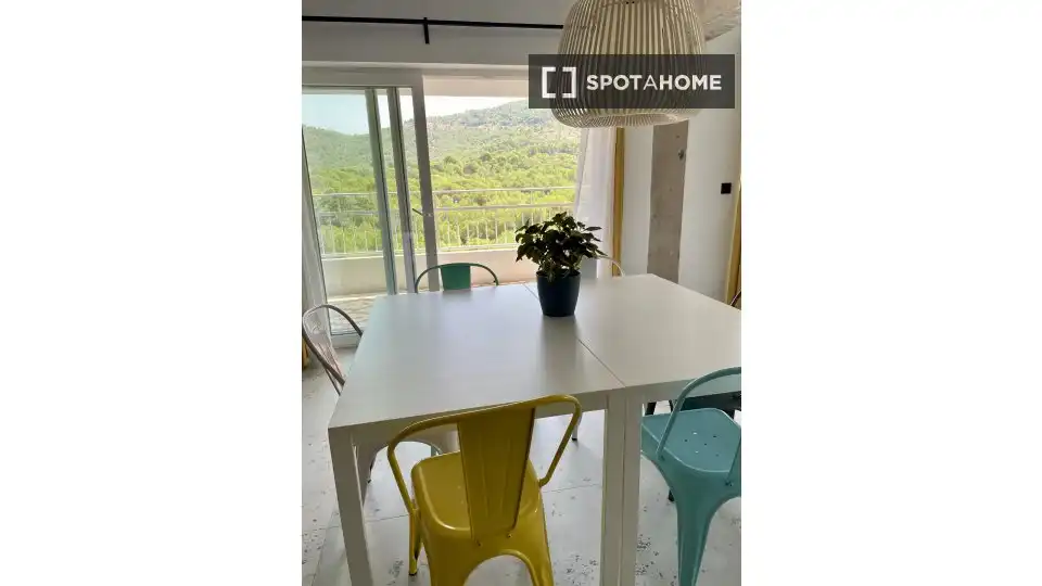 Dining room of Flat for rent in Gilet  with Air Conditioner, Heating and Furnished