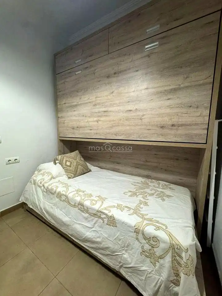 Habitación de Piso de alquiler en La Línea de la Concepción con Amueblado