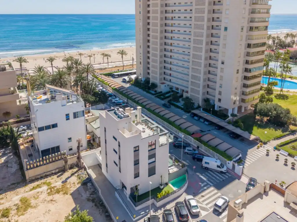 Exterior view of Ground floor for sale in El Campello  with Air Conditioner, Terrace and Community pool