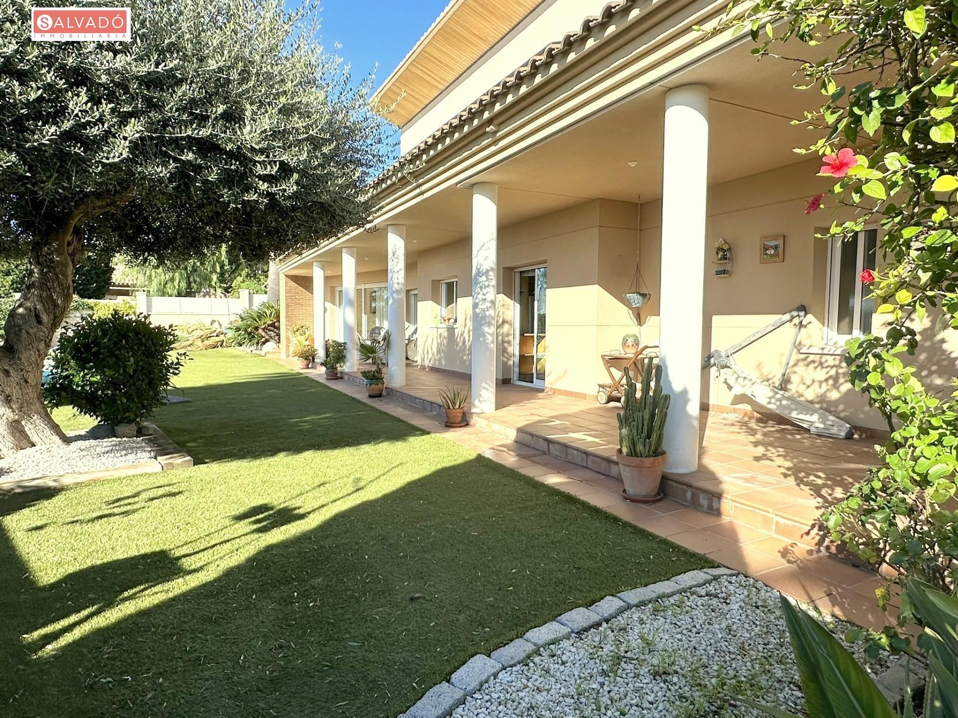 Jardí de Casa o xalet en venda en Calafell amb Aire condicionat, Jardí privat i Terrassa