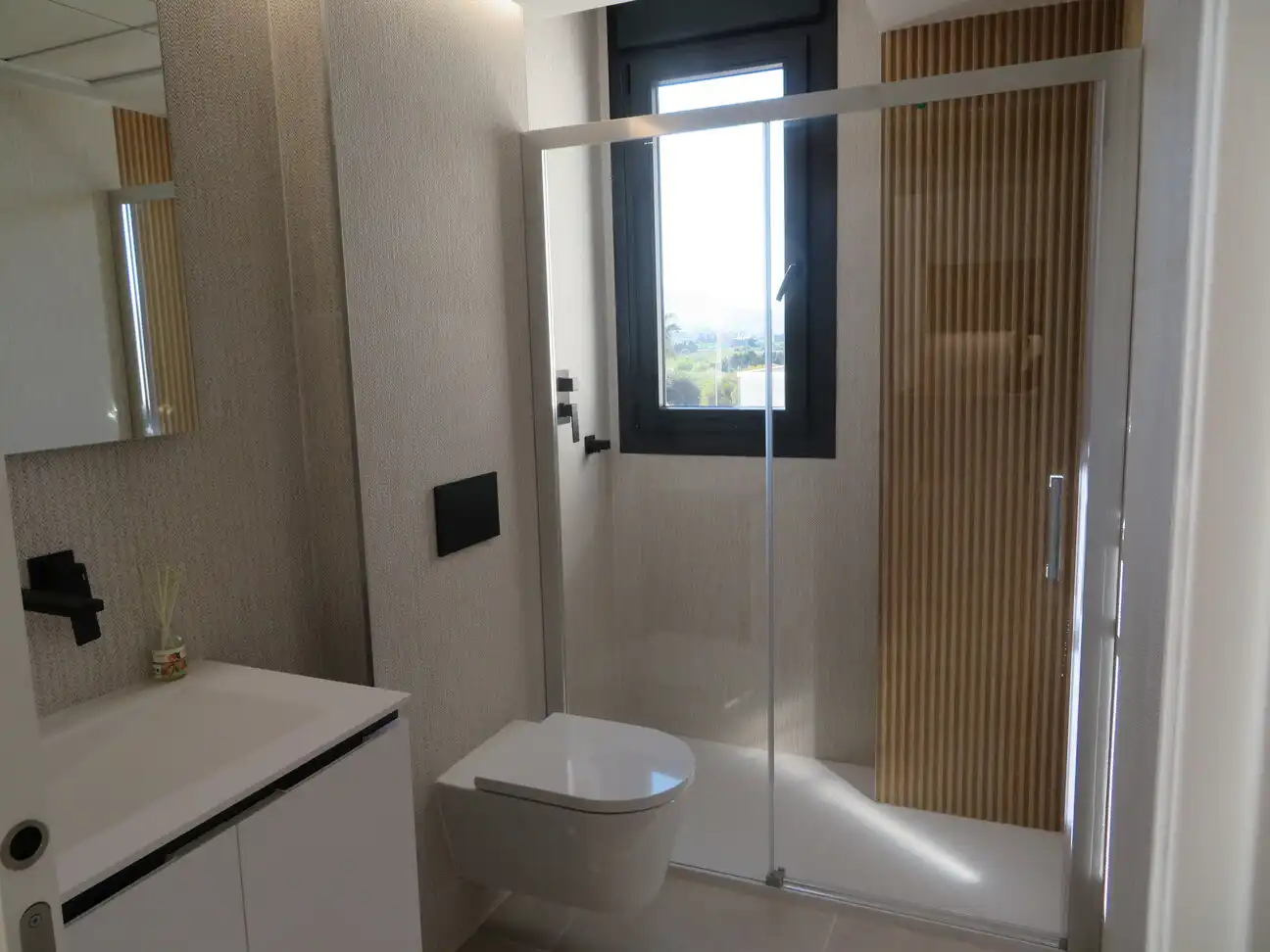 Badezimmer von Maisonette zum Verkauf in Dénia mit Klimaanlage, Terrasse und Abstellraum